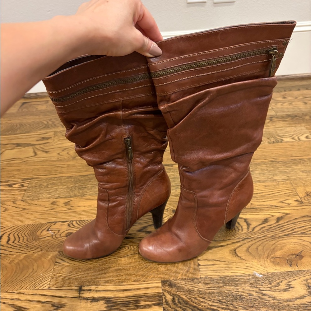 Guess slouchy brown leather boots 🤎